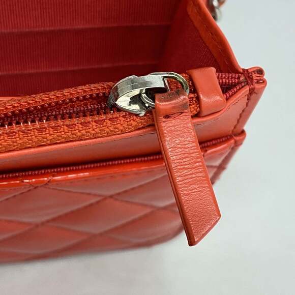 CHANEL Red Wallet - Picture 9 of 13